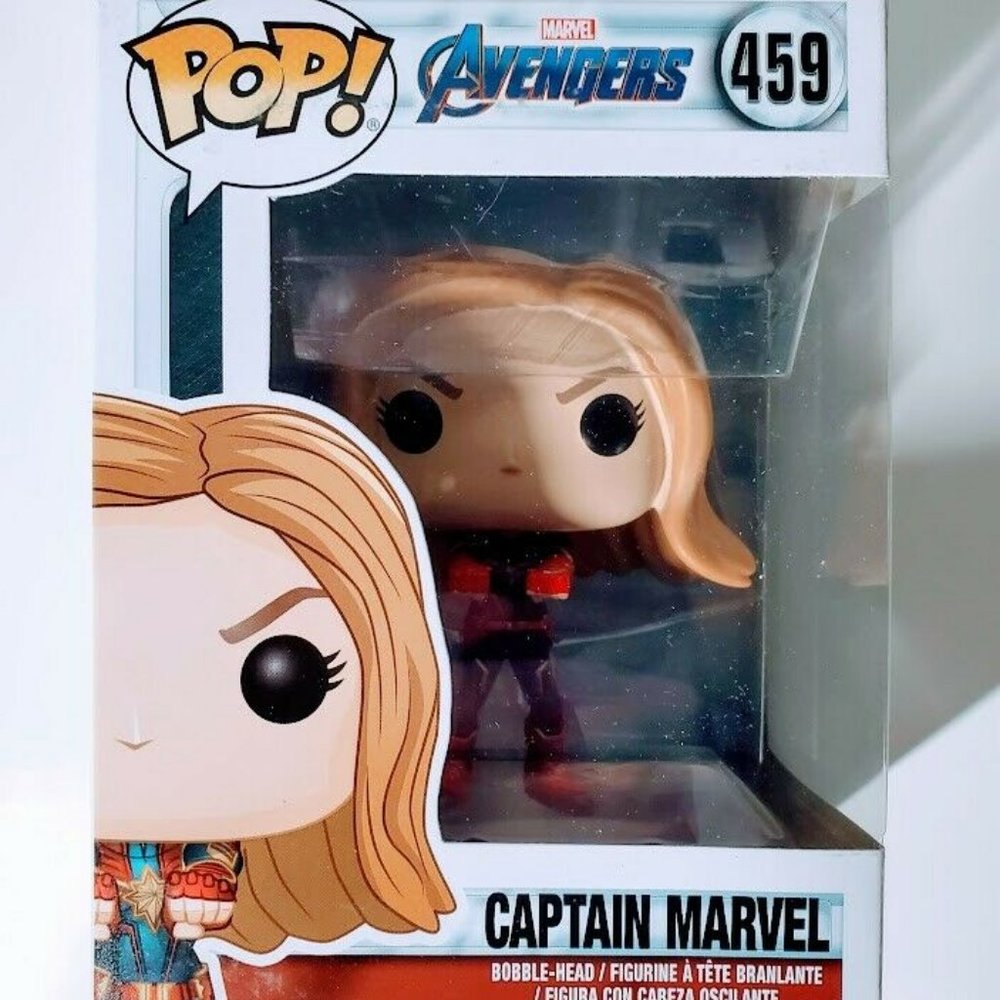 Funko Pop Captain Marvel #459 Marvel Avengers Bobble-Head New In Box NIB Fists